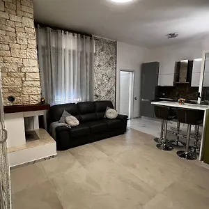 https://la-nuova-casa.emilia-romagnahotels.net
