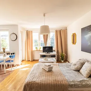 piotrapartments-iii.warsawhotelspoland.com/